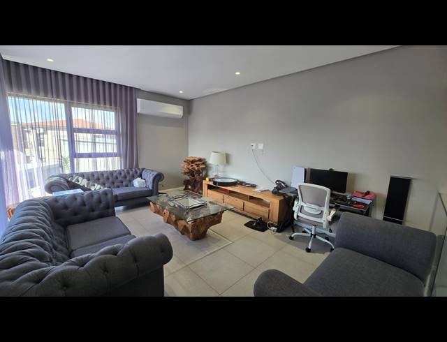 4 BEDROOM FREESTANDING TO LET IN PALM LAKES ESTATE